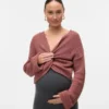 Coupe classique, col en V, poignets repliables, épaules tombantes, pull-over