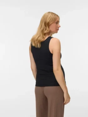 Haut à encolure carrée et coupe classique