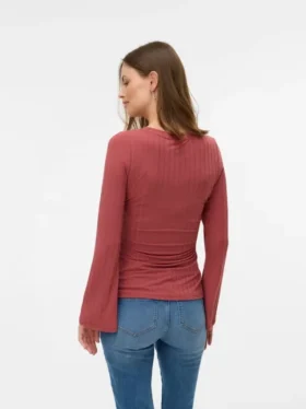 Haut à encolure en U, coupe classique