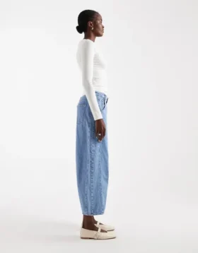 Jeans taille haute coupe « Barrel Fit » de Tsbella