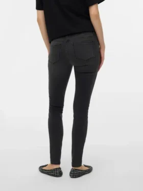 Jeans taille mi-haute coupe ajustée