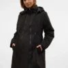 Manteau à capuche avec cordon de réglage