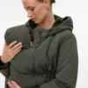 Manteau à capuche doublée de fausse fourrure