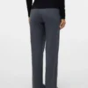 Pantalon coupe classique à taille mi-haute