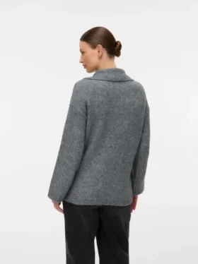 Pull à col montant, coupe classique
