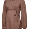 Pull à col rond et coupe classique