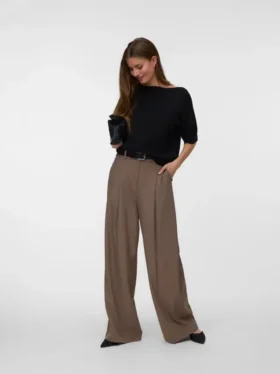 Pull en tricot Awjemma