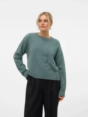 Pull en tricot Vmesti