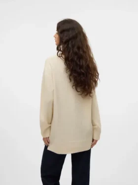 Pull en tricot Vmesti