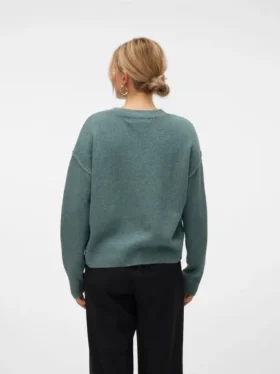Pull en tricot Vmesti