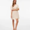 Robe courte Vmrupa