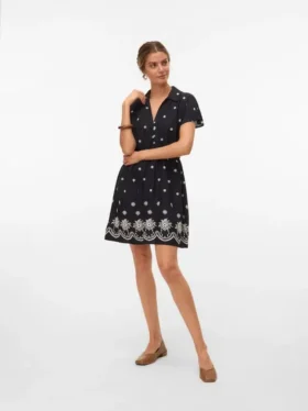 Robe courte Vmtasja