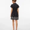 Robe courte Vmtasja