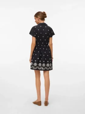 Robe courte Vmtasja