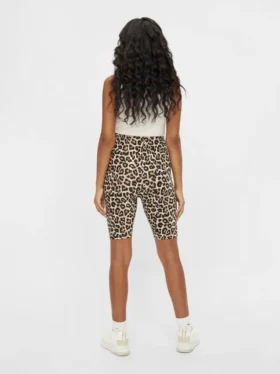 Short ajusté