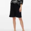 Short taille haute à coupe classique