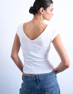 T-shirt Tskajsa