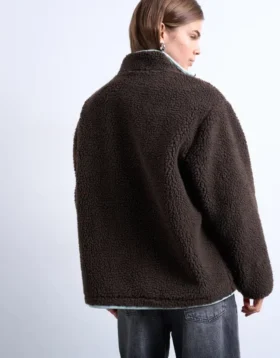 Veste Tsjoy