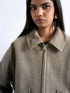 Veste Tskitty